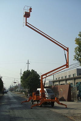 Self-propelled Curved-arm Lifting Platform