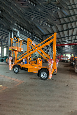 Self-propelled Curved-arm Lifting Platform