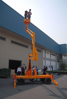 Self-propelled Folding-arm Lifting Platform