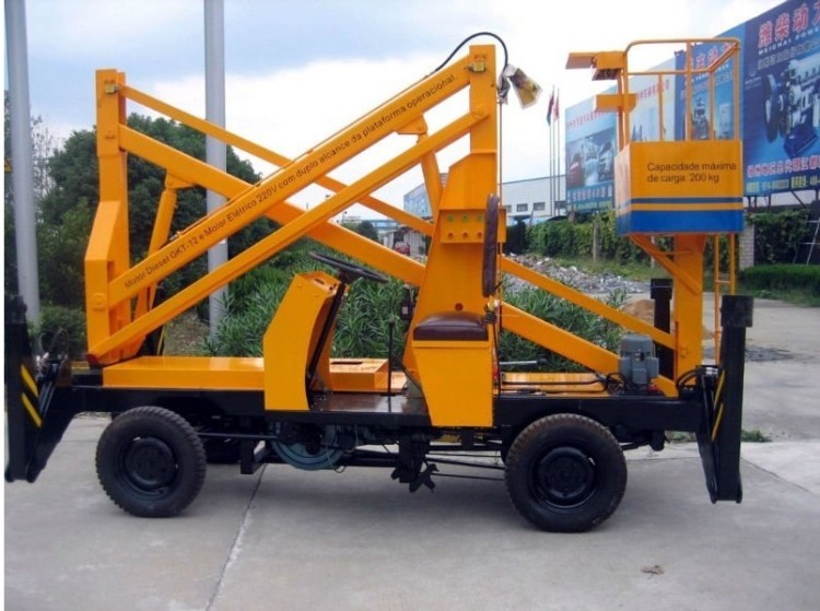 The Operating Instructions Of Self-propelled Cranking Lifting Platform