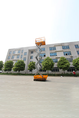 Self-propelled Fork Crawler Type Aerial Work Platform 