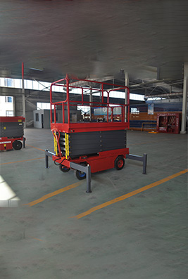 Four Wheel Mobile Lifting Machine